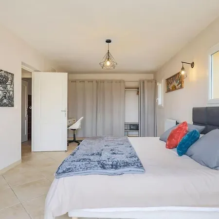 Villa Spacieuse Nicoise Au Calme Avec Piscine