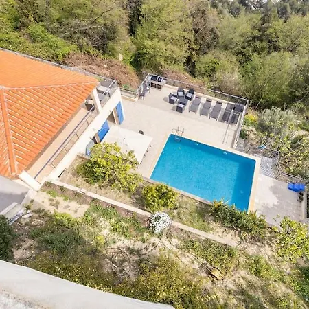 فيلة Spacieuse Nicoise Au Calme Avec Piscine نيس