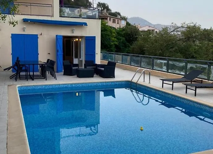 فيلة Spacieuse Nicoise Au Calme Avec Piscine نيس