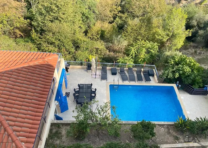 Spacieuse Nicoise Au Calme Avec Piscine نيس