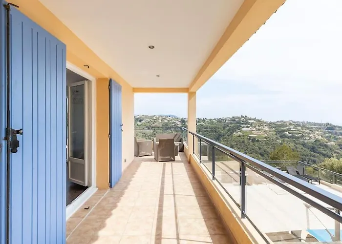 Spacieuse Nicoise Au Calme Avec Piscine