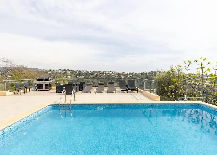 Spacieuse Nicoise Au Calme Avec Piscine فيلة